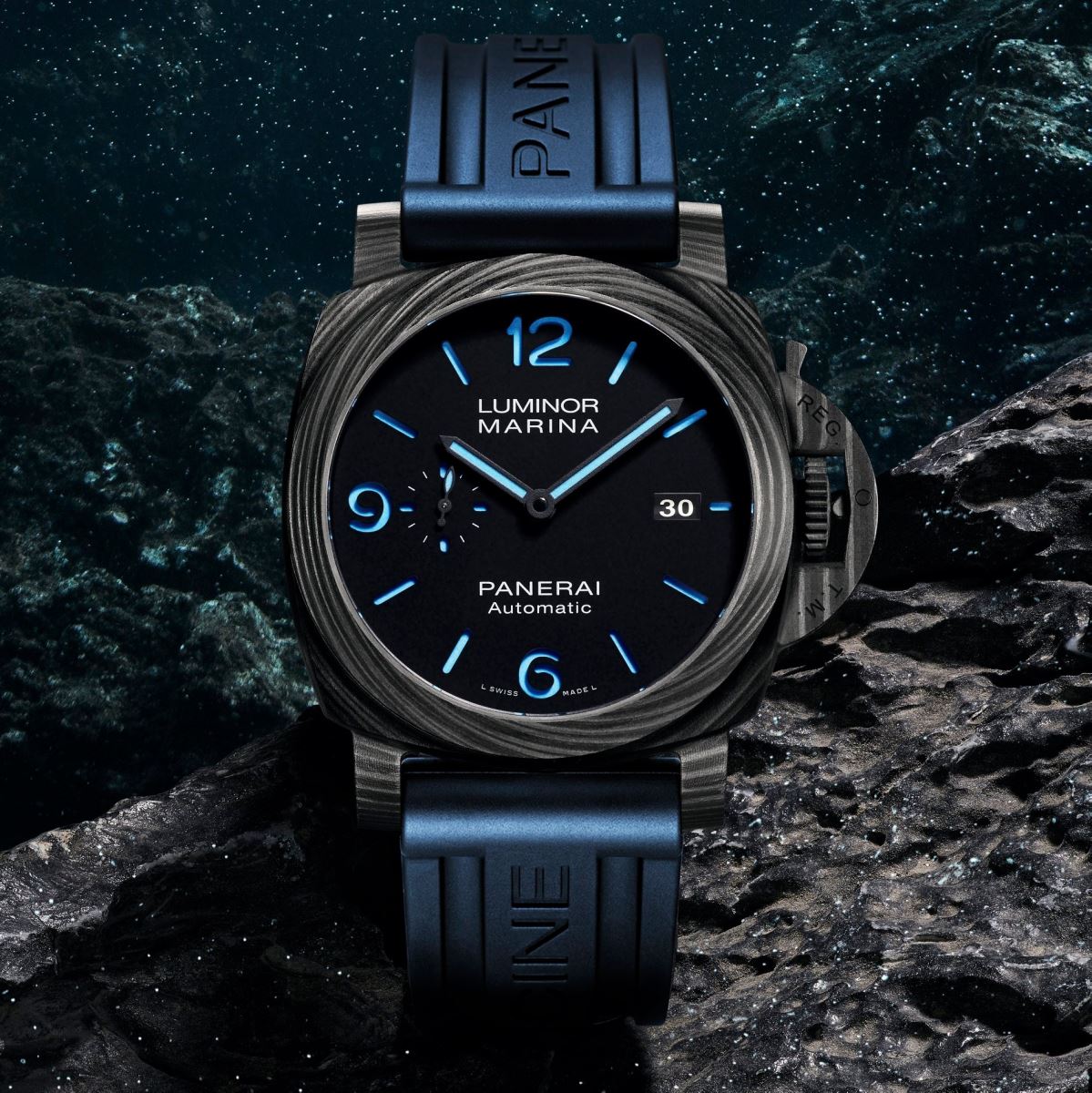 dong ho carbon Panerai Luminor Marina Carbontech